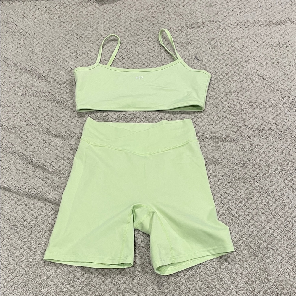 437 Set